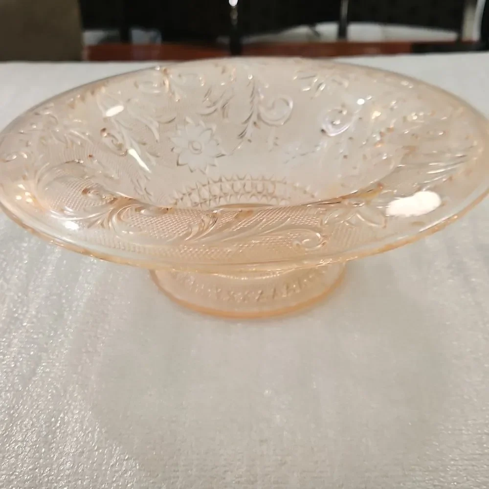 Vintage Indiana Pink Glass Bowl Floral Lace Pattern 11